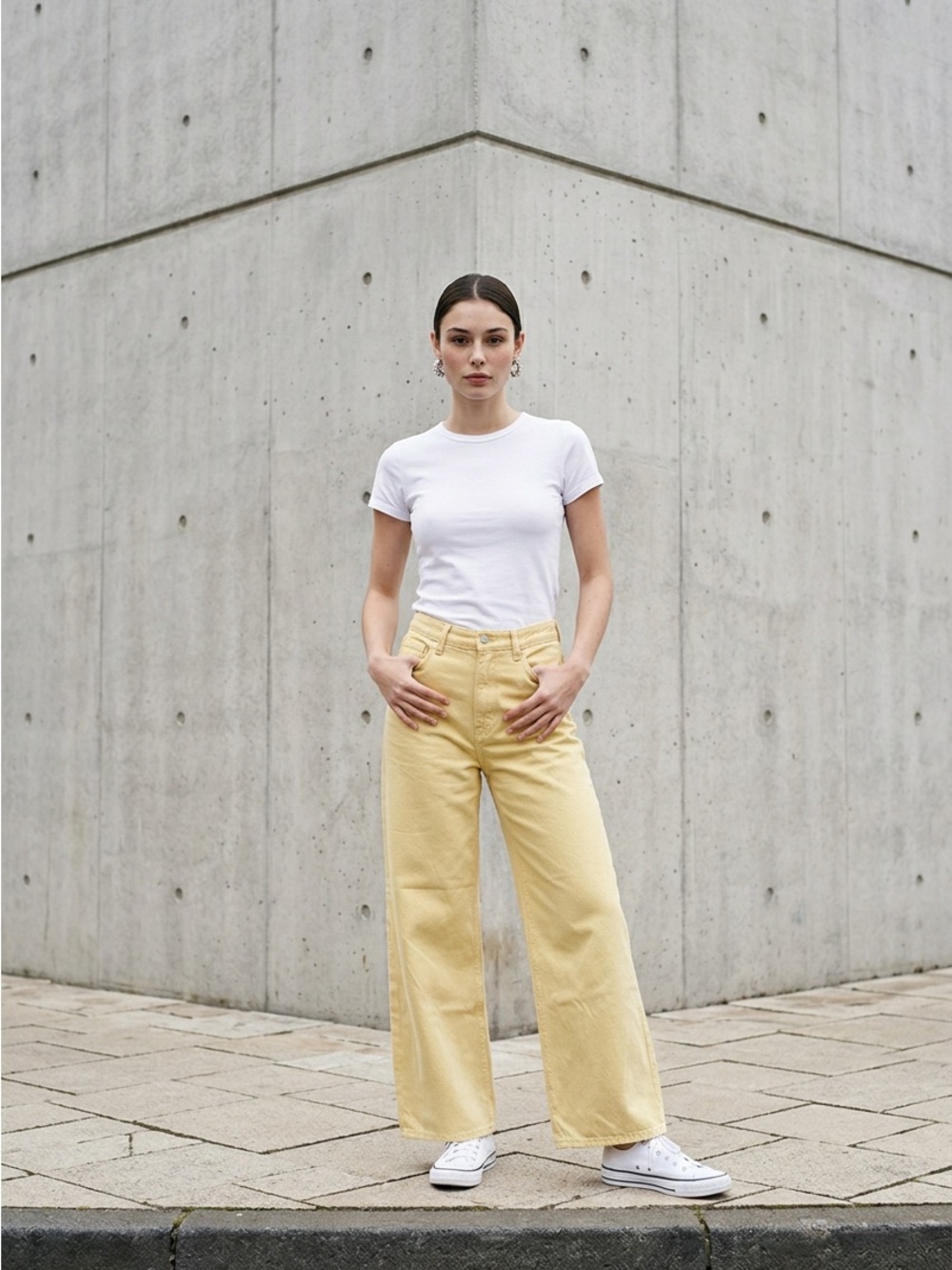 NWT GAP Baggy Mid Rise Jeans in Butter Yellow - Picture 2 of 4